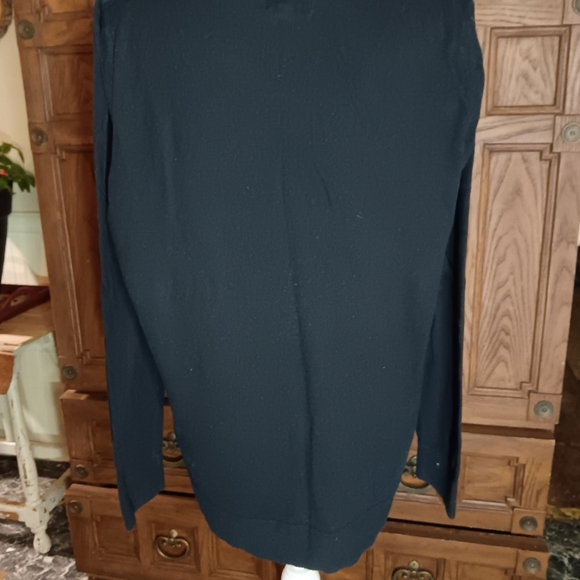 Old Navy size XL black v neck sweater - Picture 2 of 3